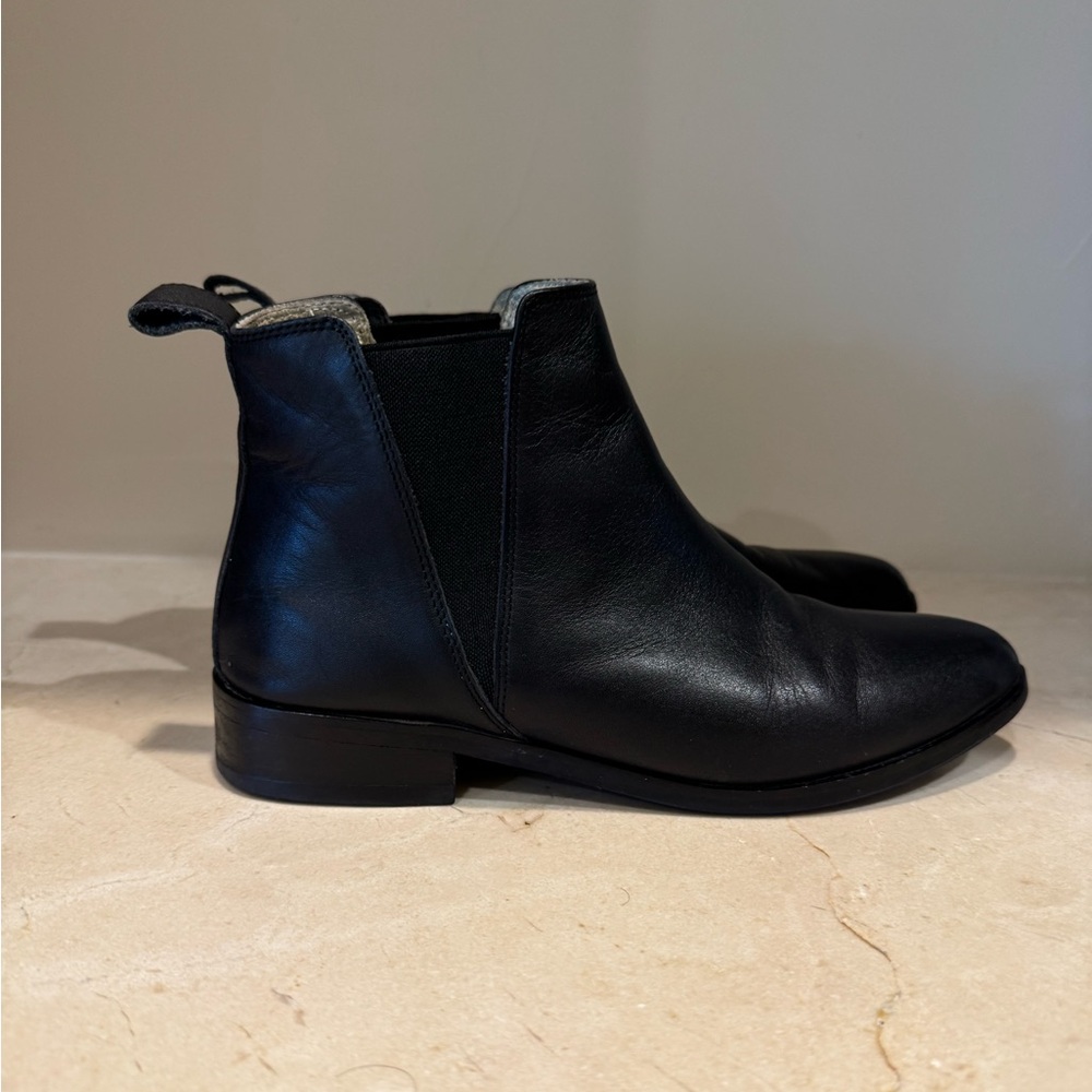 Nisolo Black Leather Ankle Booties